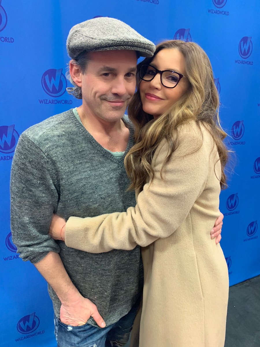 NicholasBrendon's tweet photo. I love me some CC ♥️ Xander &amp; Cordy forever! I’m sorry I kissed Willow. #forgiveme #buffythevampireslayer #buffy #nickybrendon #nicholasbrendon #wizardworldportland https://t.co/qhuBFref1P