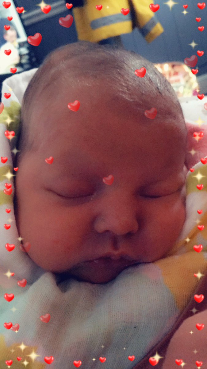 emmatator's tweet photo. Daisy Kelli #3rdborn #momofgirls #mylittle https://t.co/tcxIlELn35