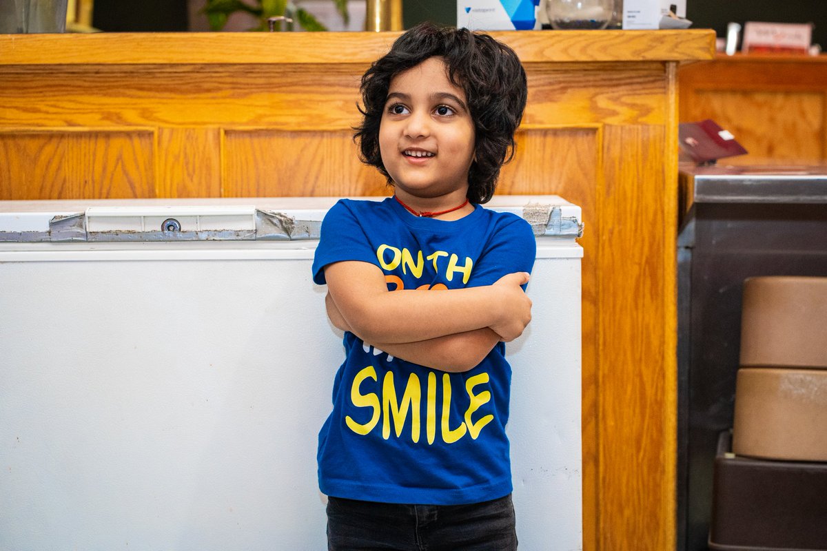hellomirch's tweet photo. Happy Sunday! It's a great day to come down to Mirch with your family for a delicious meal of Indian Cuisine 😍We got Mango Lassi and icecream for your kids to enjoy 😉 #yxe #indianfood #indiancuisine https://t.co/jqNrcVZyYP