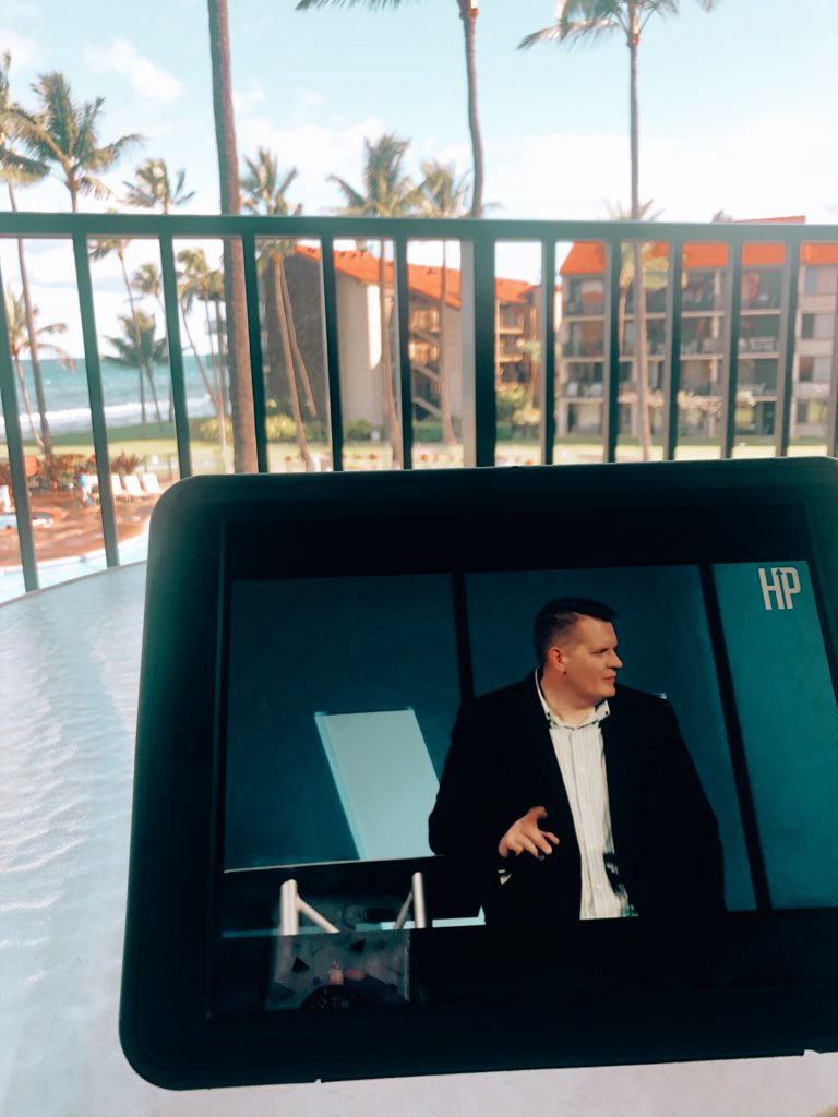 Jessica_Raae's tweet photo. Happy Sunday from Hawaii! Thankful I can listen to our service from anywhere! Sunday’s are my favorite!🙌🏼#LiveCampaign #HPBC @brettlpitman https://t.co/d0Sd0QbKS3
