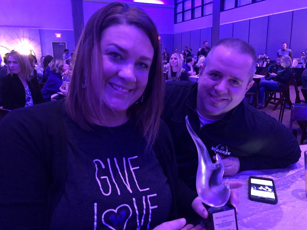 mbornhill's tweet photo. Fun night at the Waukee Community Schools Foundation celebrating this awesome lady and all of her hard work and dedication to Waukee. Congratulations Mindi! @mheit23 https://t.co/i8WrRrFH9G