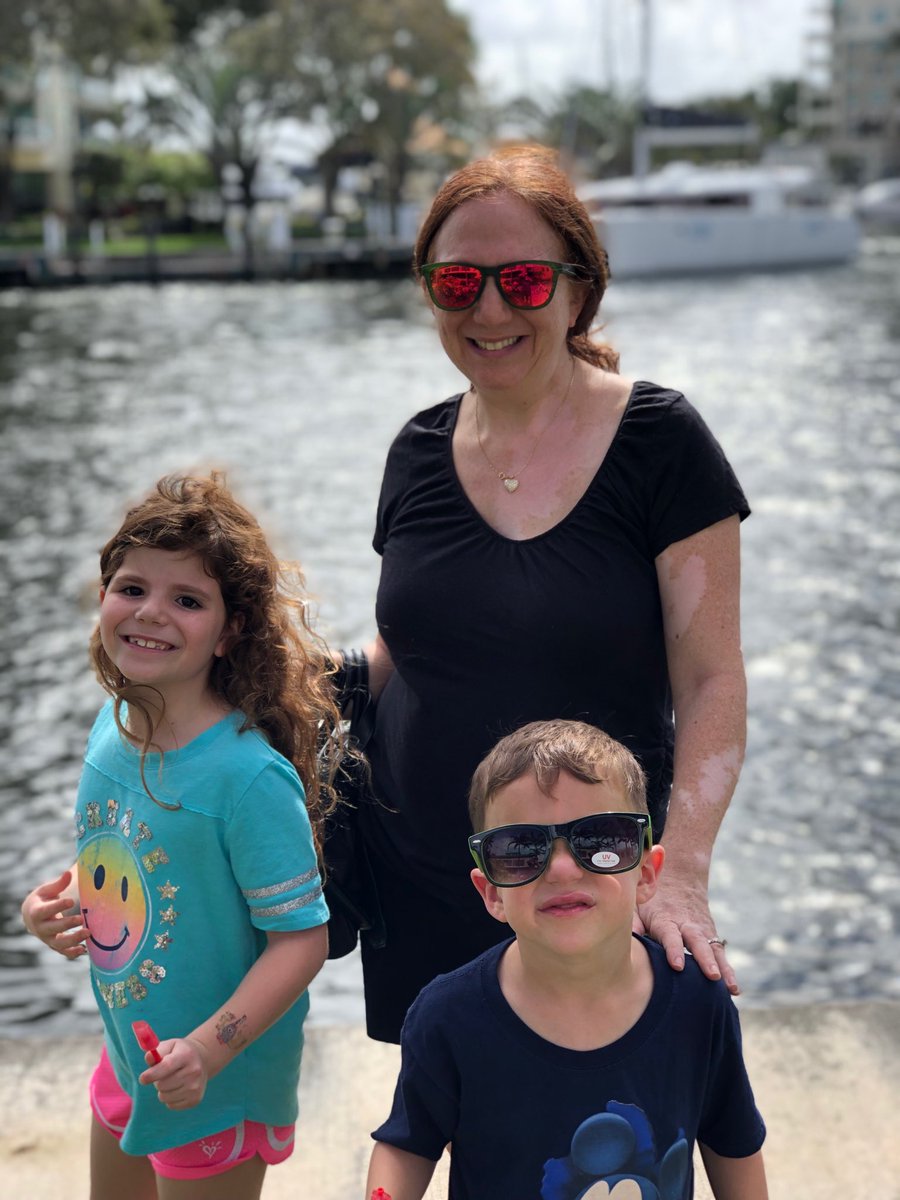 MoskowitzDan's tweet photo. Love the winter even when it’s a little too hot sometimes. 😀☀️☃️#ftlauderdale ⁦@FTLCityNews⁩ ⁦@GoRiverwalk⁩ ⁦@NicoleMoskowitz⁩ https://t.co/qIdIKsm5bX