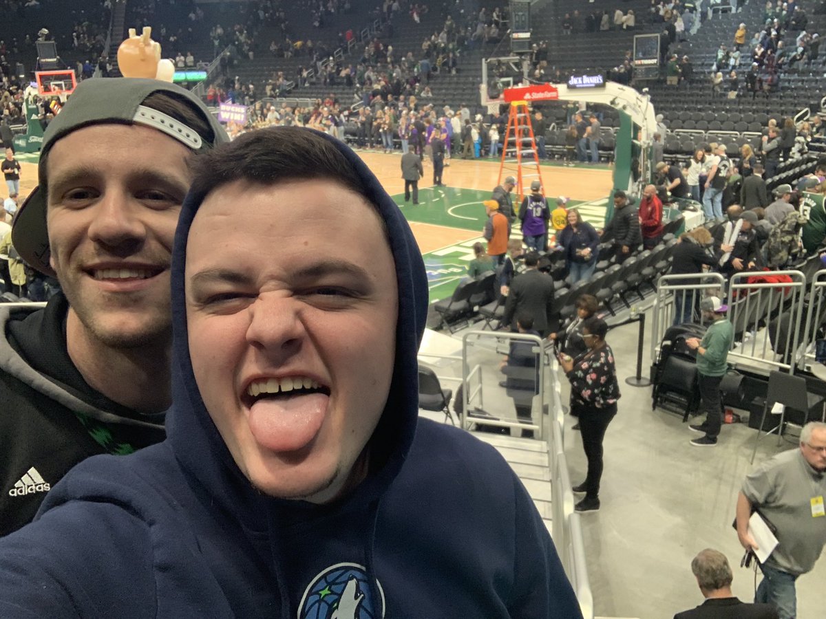 brandonduffyy's tweet photo. #WolvesWannaSprite #Contest
@CourtneyRoufs @messybethy @alex_fred @kfredrickson217 https://t.co/dJZayxlro3