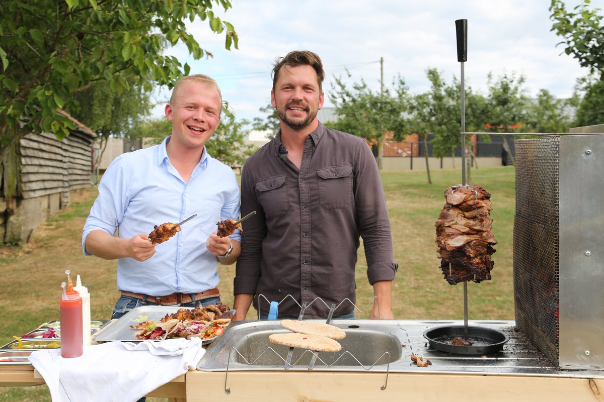 ChrisManley777's tweet photo. Thank you @jimmysfarm for the opportunity to be part of your DIY Builds on #FridayNightFeast.  The delicious British Lamb &amp; Chicken Kebabs were loved by the #SummerSets Festival goer's #BritishFoodisGreat https://t.co/SrvPYWKCG6