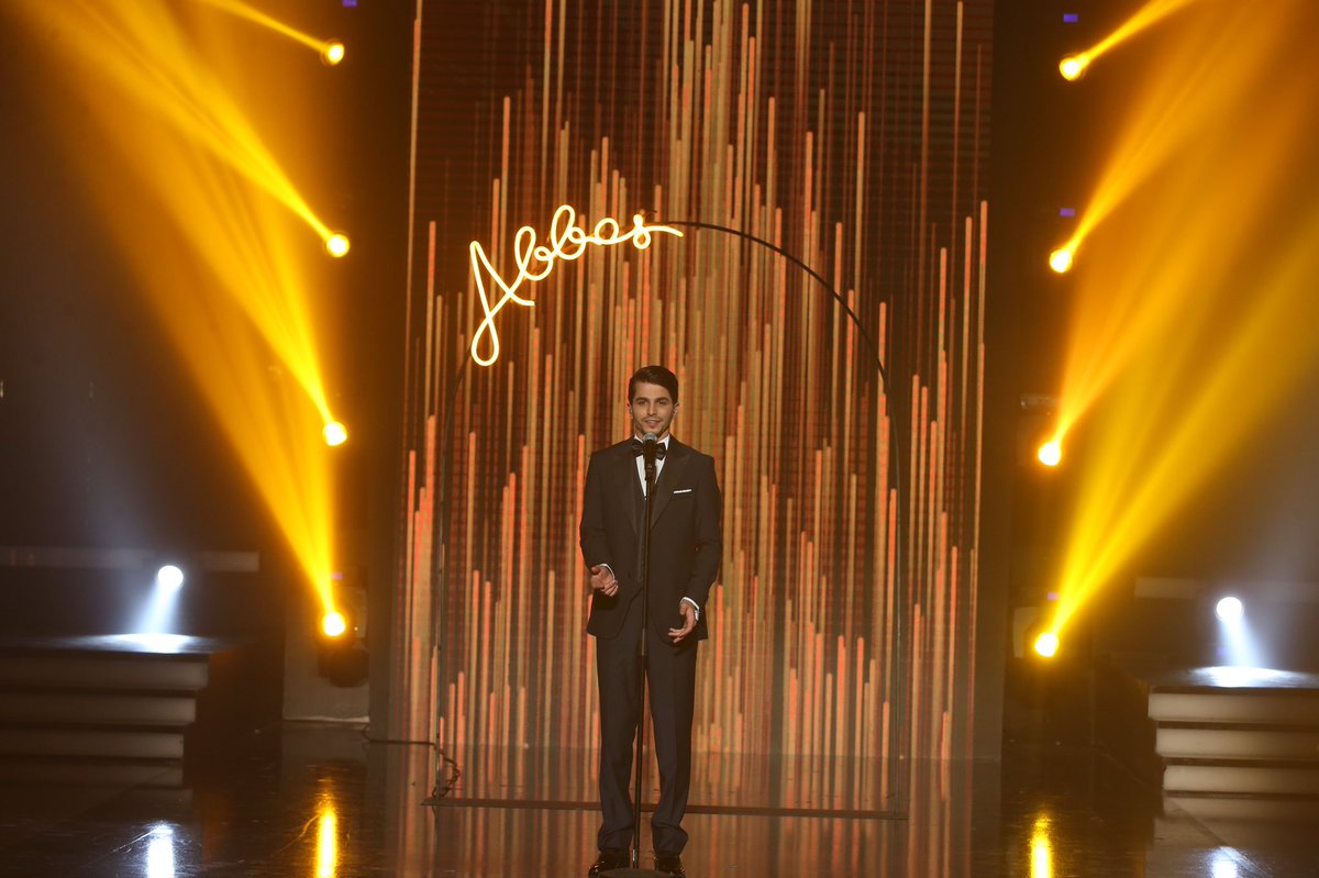 في هذه الاغنية يبرهن عباس جعفر انه يستحق ان يكون بين الفائزين
#CelebrityDuets #ديو_المشاهير
<a href="/AbbassJaafar1/">عباس جعفر</a>