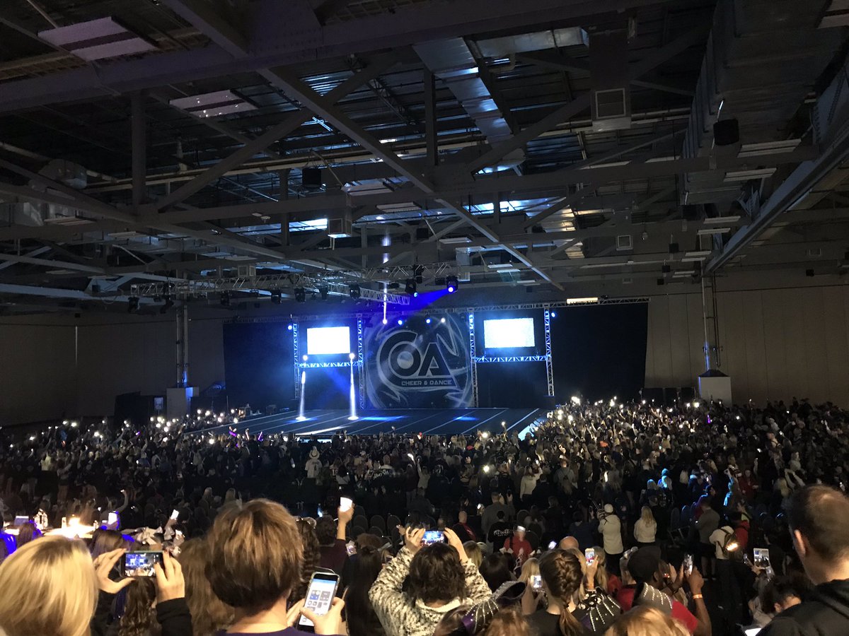 VeronicaWulw35's tweet photo. The amount of support from the cheer community is unbelievable. Prayers are going out to Premier Athletics Northern Kentucky 💙🙏🏼 https://t.co/XzDcmZw75F