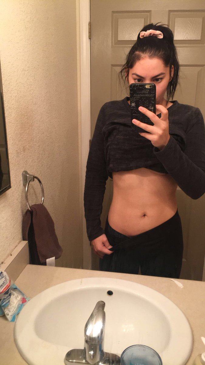 Elena_Arre's tweet photo. little update: might fuck around and get some abs this summer 👊🏼 #ShesGettingThere #BabyGains https://t.co/hil4WWJALY