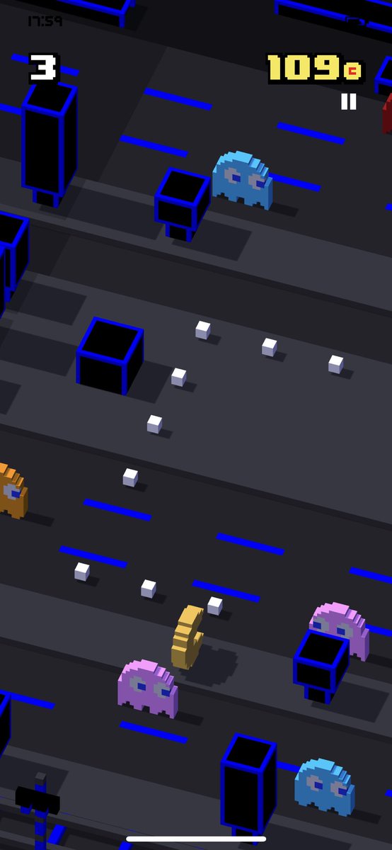 Roblox Minigunner On Twitter Ok I Downloaded Crossy Road On My Phone Cuz I Was Bored And On My Second Time Playing Everything Turned To Pac Man Is This Supposed To Be - new roblox players roblox minigunner