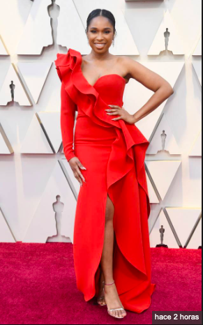 Yanzy45571237's tweet photo. Mostrando carisma y alegría a la gala de los Oscars Jennifer Hudson  se destaca con un vestido de color rojo de de Elie Saab's SS19 Coutur.
🤩
#Oscars2019 #RRSSUnid https://t.co/SuN5ZOSJWJ