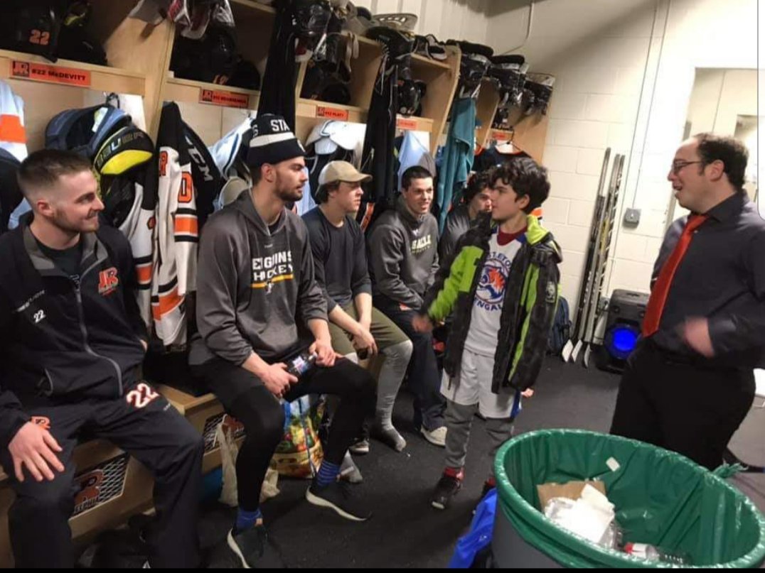 EHLJRFlyers's tweet photo. Special shout out to Cayden and Chiara!! Thanks for coming out and cheering on the #JRFlyers!! 
Hope to see you again soon ! 
@EHL_Hockey #EShow #EHL #Flyers #HockeyFamily #Hockey https://t.co/moHvj50lCH