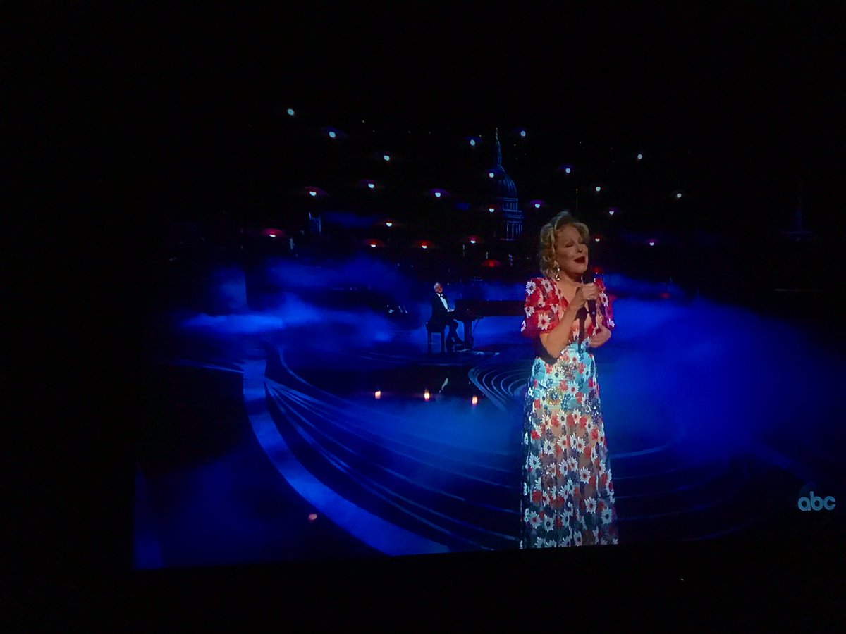 tonibirdsong's tweet photo. Stunning stage set design by @trikecreative for the @BetteMidler performance of Mary Poppins Returns’ “Where the Lost Things Go,” song at @Oscars ... I adore the red umbrellas over London 😍 #OscarsLive #oscars2019 #AcademyAwards2019 #art #design https://t.co/ffVdJXosVj
