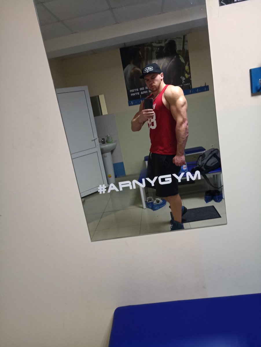 MuscleMmax's tweet photo. I like to train my hands..but they do not grow as I want, almost unchanged for a couple of years.. https://t.co/rrO6kenCDA