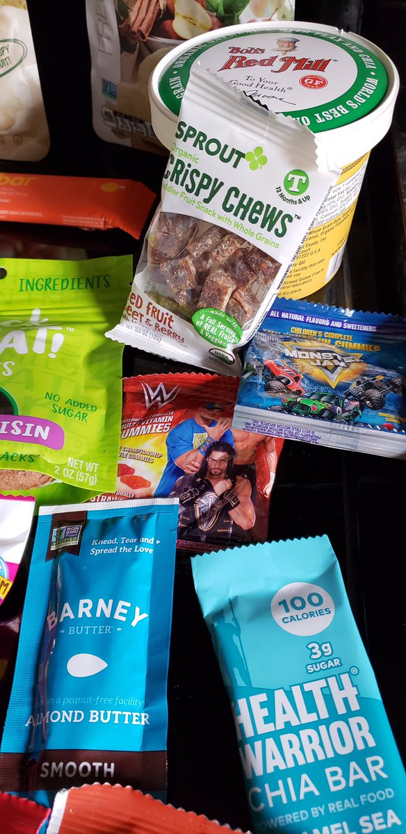 ssmith556's tweet photo. Received this #hugebox of #greatkidssnacks and the best thing they are super healthy and everyone in the family is able to find something to nom on you can grab one right here  https://t.co/itqNMnFtko #tomosonreview #influencer #snacks https://t.co/7i4BeY4ZtJ