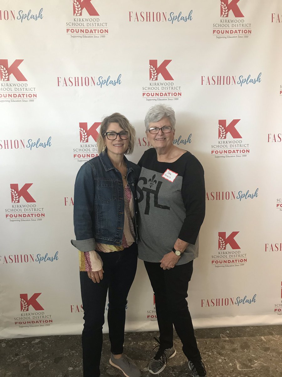 kwoodschools's tweet photo. @KSDFgives It was a red carpet event! #fashionsplash https://t.co/RIo6F9dXcJ