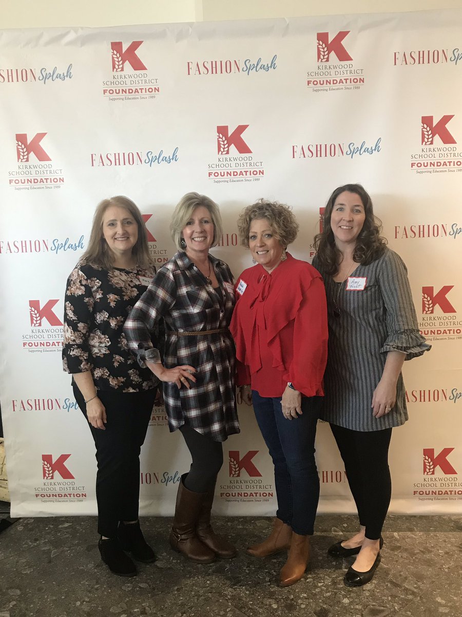 kwoodschools's tweet photo. @KSDFgives It was a red carpet event! #fashionsplash https://t.co/RIo6F9dXcJ