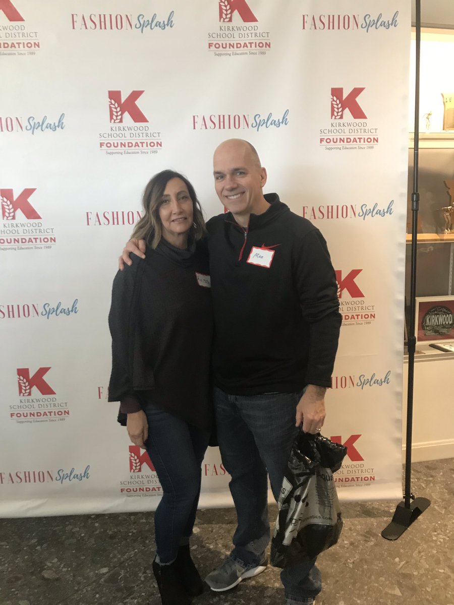 kwoodschools's tweet photo. @KSDFgives It was a red carpet event! #fashionsplash https://t.co/RIo6F9dXcJ