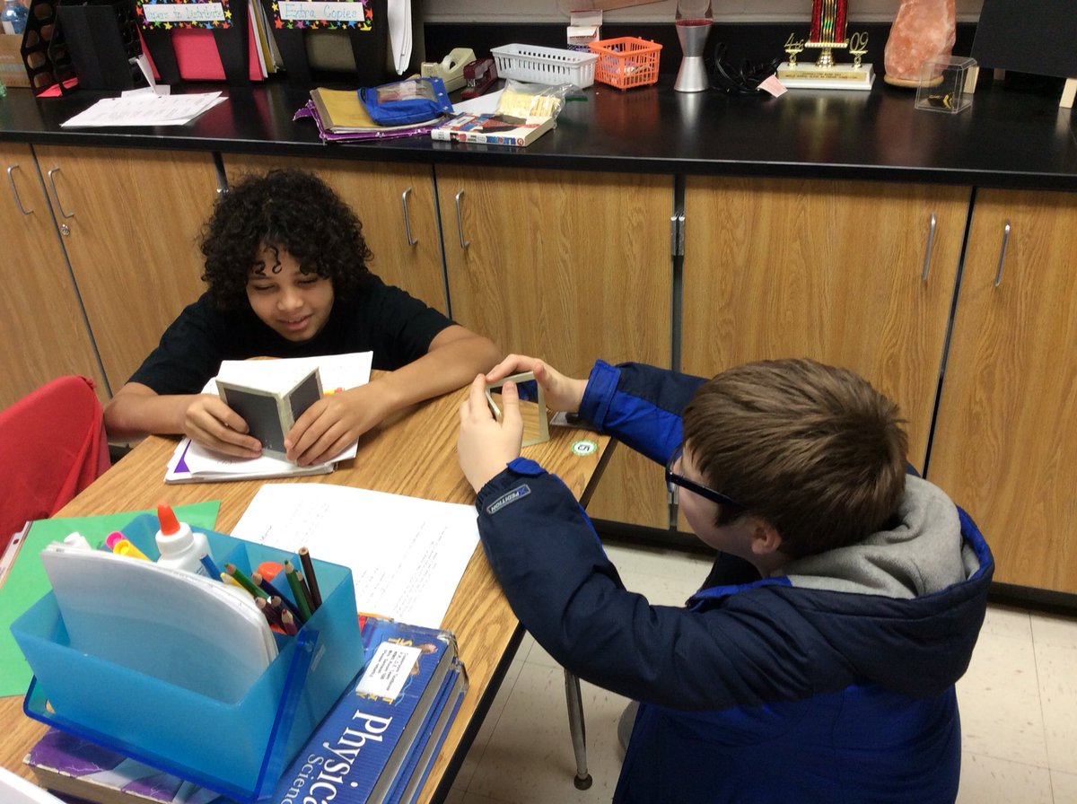 DianeSamson16's tweet photo. 6th grade scientists hard at work investigating focal length and mirror curiosities during a light &amp; lenses lab. https://t.co/CND4oXG6kt