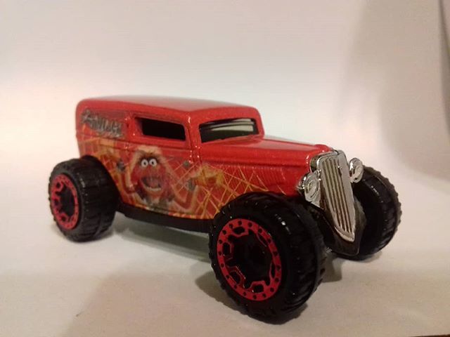 gsfp7570's tweet photo. Wheel swop. Work in progress.
#hotwheels #muppets #photography #diecast #carphotography https://t.co/xicP8CfkhT https://t.co/YlDaB64zI7