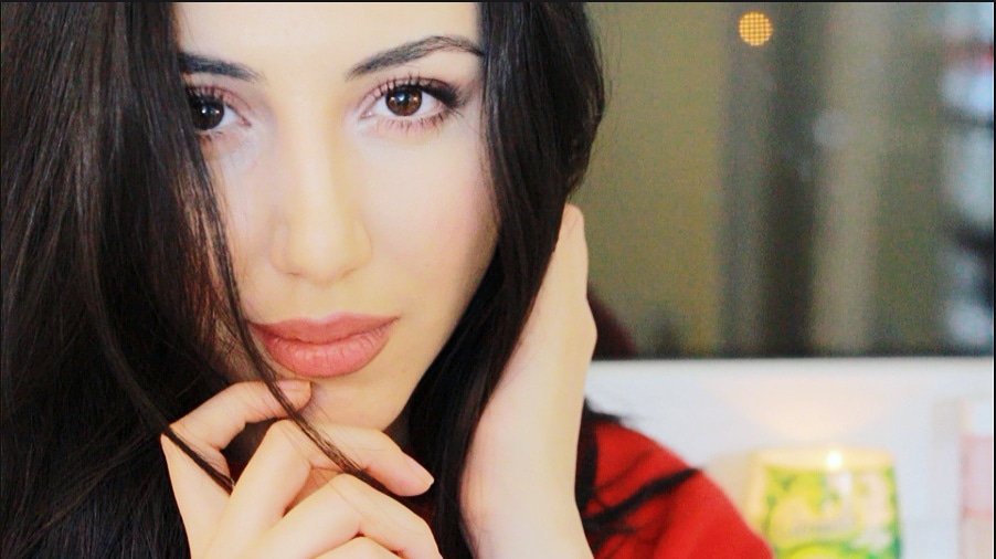 MissASMR's tweet photo. New Video on the Channel 😘 That's all!😂 Have a nice sleep or nap. 
I don't know why I am so much unhappy with the results of the videos but I do feel I need a fresh thing in there, what do you think? https://t.co/wasuwP2uNW