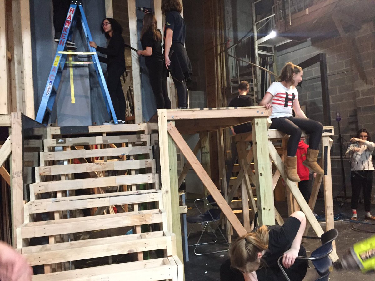 jricci_edleader's tweet image. Goodbye Chicago! We will miss you. HPS strike @HawkenSchool #exploringcomplexity #makercenteredlearning #kidswithpowertools