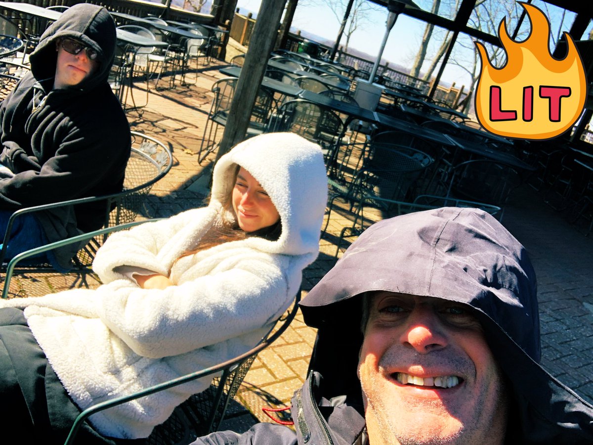 jkbull23's tweet photo. The sun ☀️ is out & it’s still a picnic” #Enjoy
#cold #freezingwind #galeforce https://t.co/CS0lzDZO3l