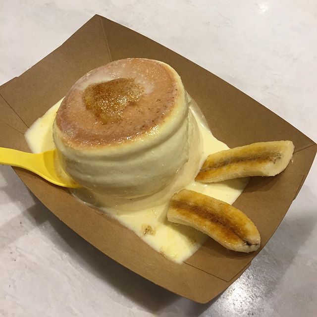Outdoor_Sherman's tweet photo. Have been wanting to try @gazomtl Japanese soufflé pancakes!! Got the crème brûlée one...pretty light and airy!! 🥞 ❤️ #pancakes #solight #japanesesoufflepancake #cremebrule  #foodie #food #montreal #mtl #yul #mtlfood #montrealfood #mtlfoodie #montrea… https://t.co/F9yElhnj1z https://t.co/5AyXgIJIkU