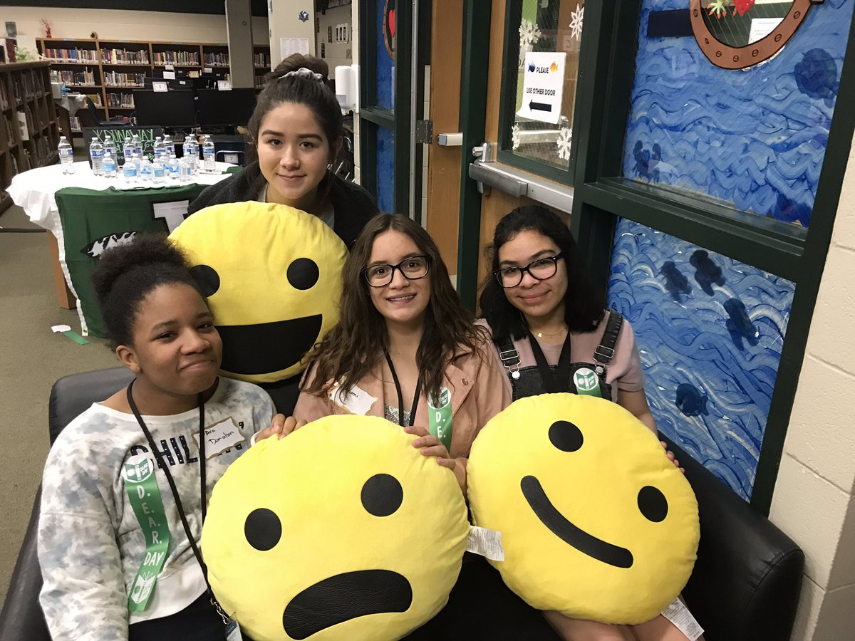 ClubInteractWHS's tweet photo. DEAR Day readers! #serviceaboveself https://t.co/G9pfnZFObJ
