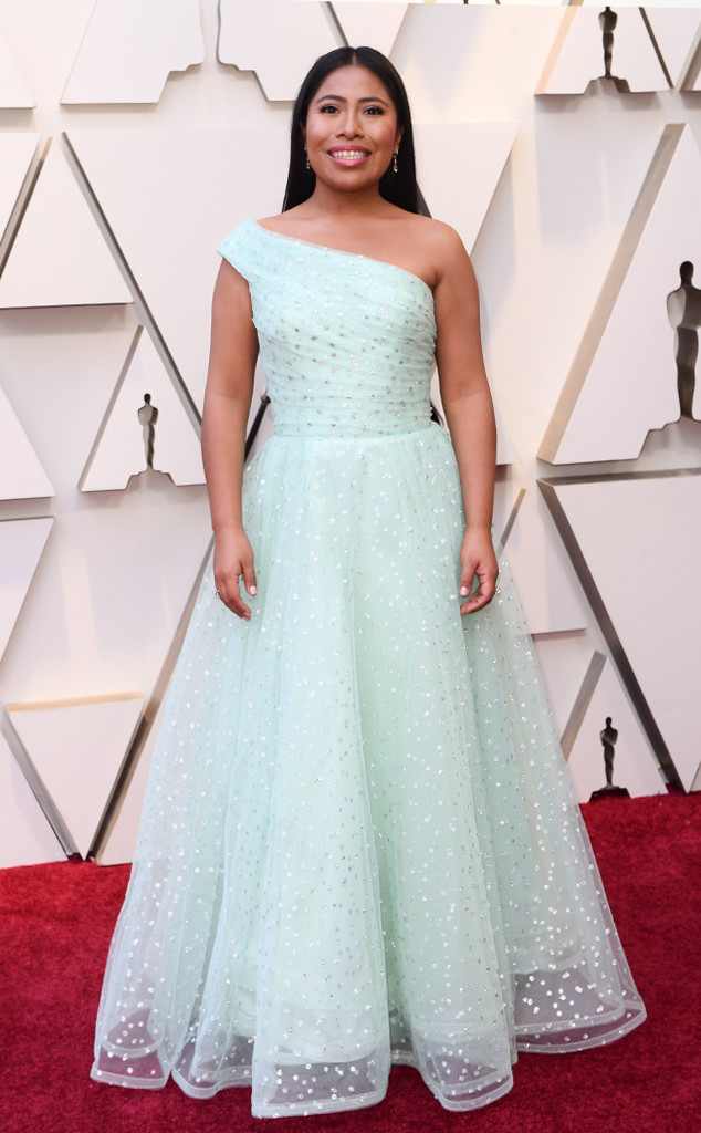 ¡Perfección total! Marina de Tavira y Yalitza Aparicio, nominadas al Oscar, y ganadoras absolutas de la #AlfombraRojaE! de los #Oscars 2019. (📷: Getty Images)