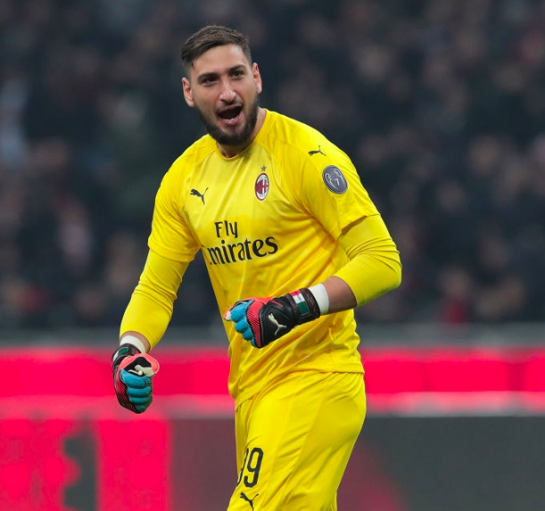 MilanPosts's tweet photo. 🎂 Happy Birthday Gigio Donnarumma 🔴⚫️ https://t.co/qBkHTHysP3