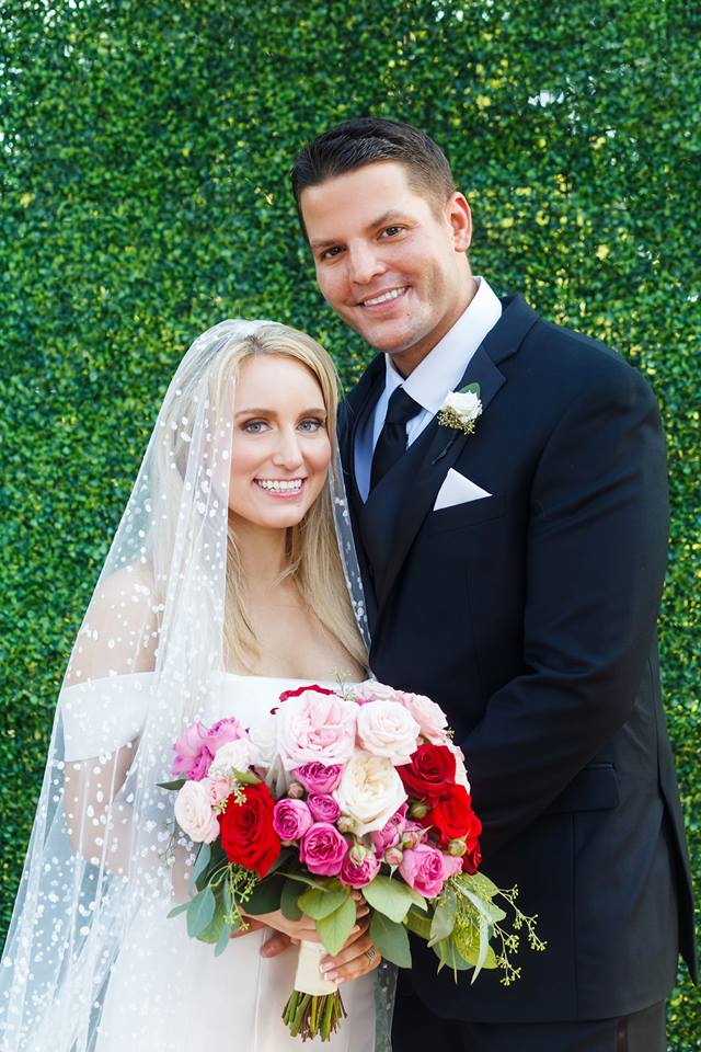 DeaneTwins's tweet photo. Josh &amp; Brittany ❤️
#OurTwinsaneWedding
#SalyersTwins https://t.co/KFGE4qhXKS