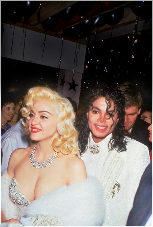 rm2jin's tweet photo. #Oscars de 1991 llegaban ellos y se robaban el protagonismo ❤ https://t.co/vpjCGBvAYG