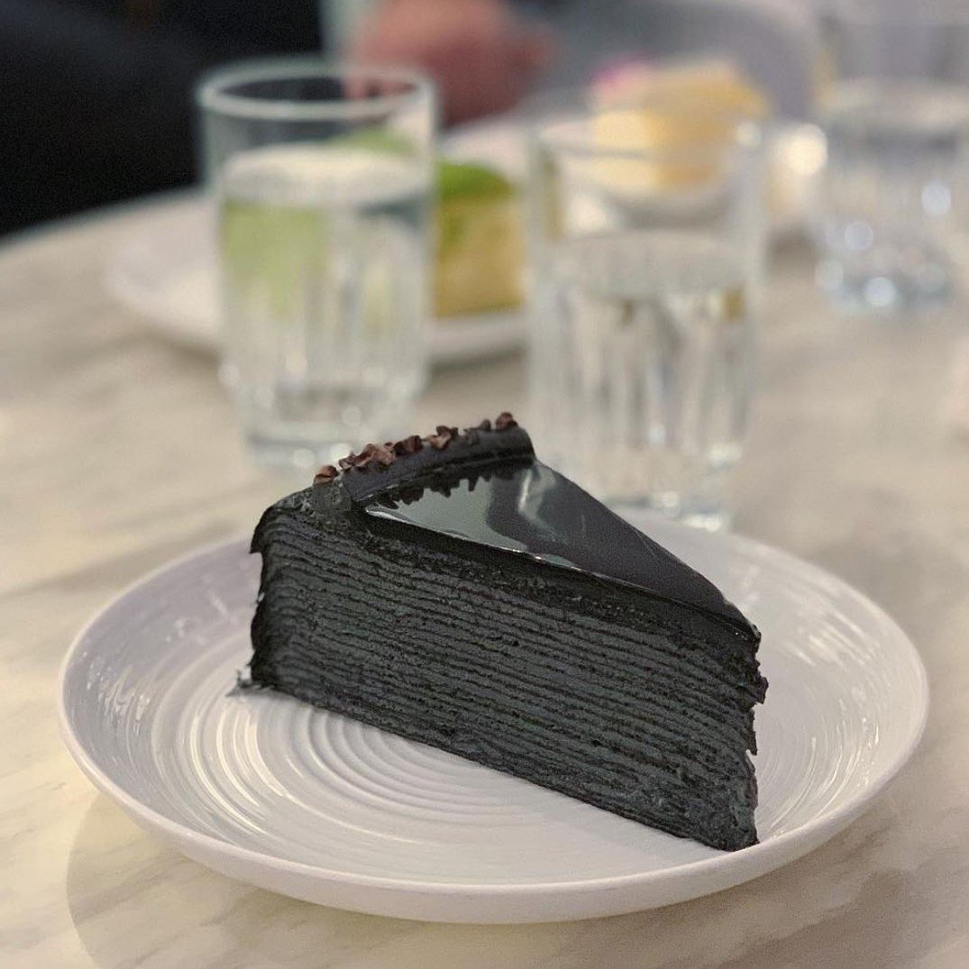 ladymcakes's tweet photo. Winning slice ⭐

Friendly reminder: our Charcoal Mille Crêpes is an Irvine boutique exclusive, now available year-round.

📸: https://t.co/4Z9yYnpuPG https://t.co/9GmlbQTNL7