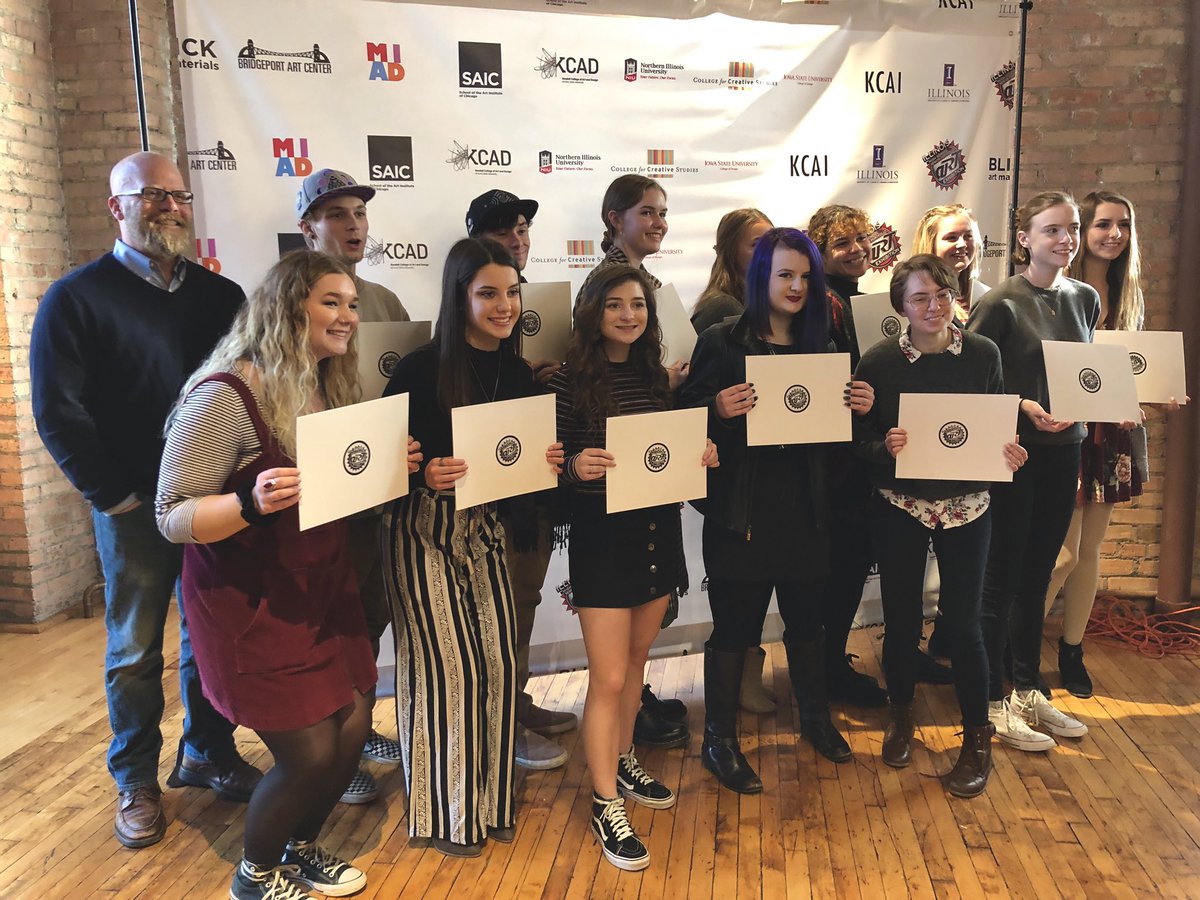 CaryGroveArtDept tweet media