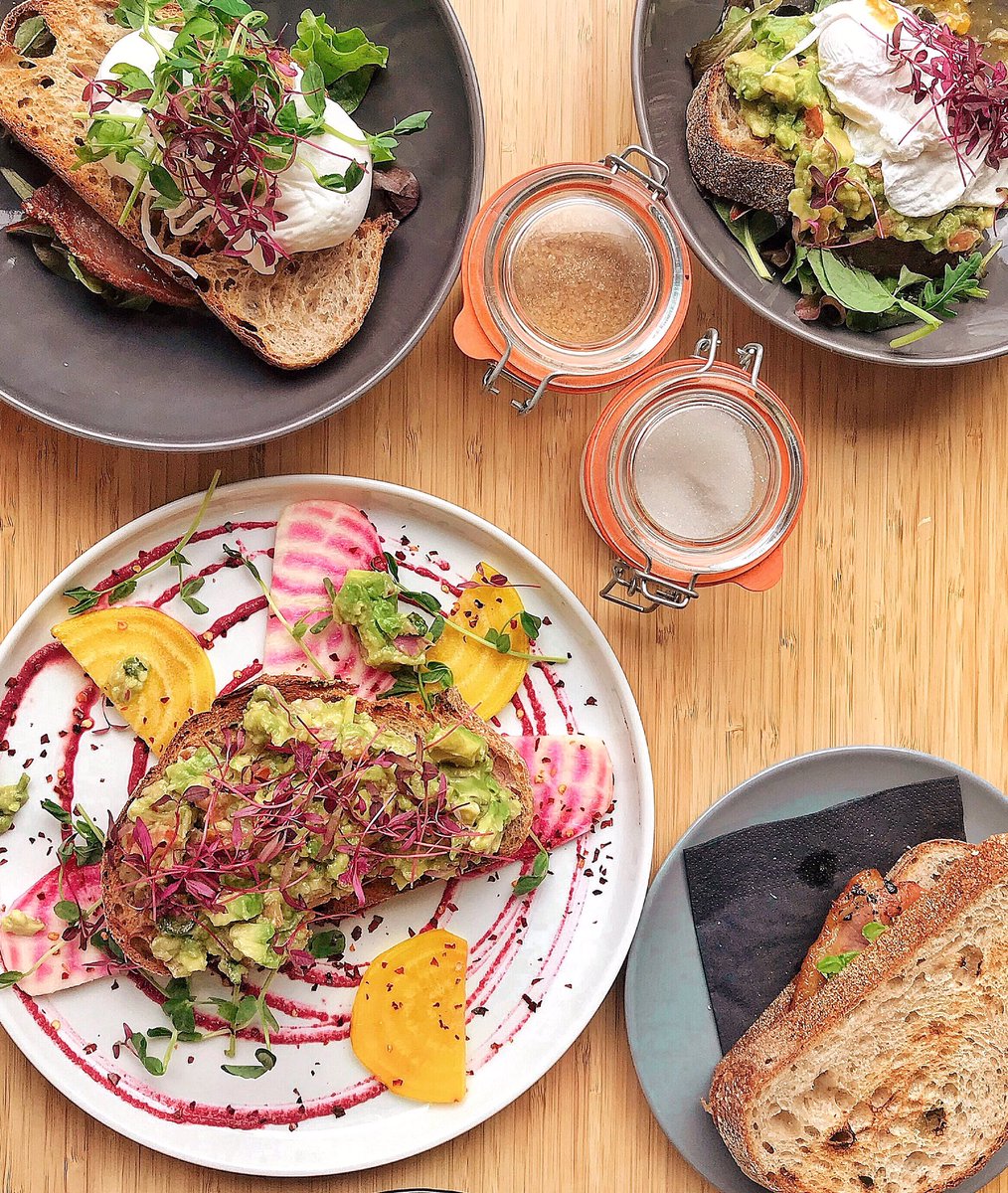 zaras_zen's tweet image. I had the BEST avo toast ever @GramsEdinburgh - definitely check it out if you live in Scotland or are visiting Edinburgh ✨🌸
.
#foodies #veganedinburgh #plantbased #brunch #avocadotoast