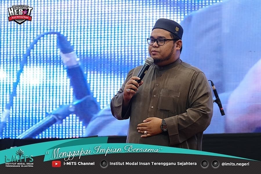 NegeriImits's tweet photo. Warna-Warni Program Malam Kesenian sempena Program HEBAT Belia &amp; Beliawanis yang bertempat di Stadium Negeri Terengganu. https://t.co/h3T5YGxOnu
