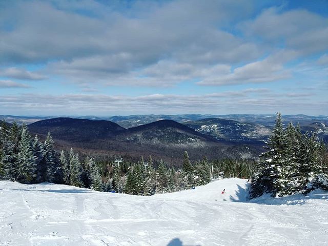 Digital_Waffles's tweet photo. Tremblant looking good as ever. #tremblant #snowboarding #snow #pretty #mountains https://t.co/ZhbJiAL7iW https://t.co/sTPzhdteMa