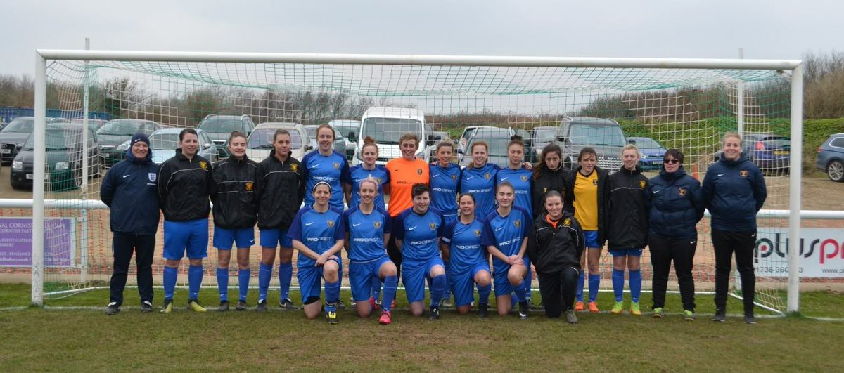jodz28's tweet photo. A year a go I represented my county.  A year later I've been on crutches for 3 months and dread Sunday's as every 1 is a reminder of what I no longer have. 33 years old &amp; my playing days are over because of a bad tackle. I miss my football life #acl #injury #football #hurts #down https://t.co/ssvyJLp39w