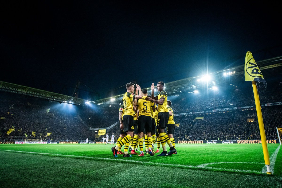FtblPhotos's tweet photo. #BVB [by Lukas Schulze]: https://t.co/FbDHYHn7r3