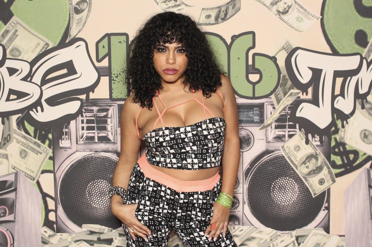 sashbashi's tweet photo. At Floyd Mayweather’s Back to the  90’s Birthday Celebration 🔥
#floydmayweather  #moneymaybday  #birthday #photobooth #actress #model #scenester #influencer #curlyhair #naturalhair #lfstores #dope #swag #hollywood #fashion #style #mixedgirl #neon #neonjewelry #twopieceset https://t.co/vPcJeLAQXl