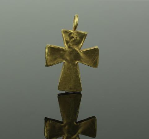 Antiquities_1's tweet image. ANGLO SAXON GOLD CROSS PENDANT WITH GARNETS - CIRCA 6th/7th Century ad
.
USE CODE 700 FOR 15% OFF ENTIRE ORDER ON ALL ITEMS AT TrinityAntiques.co.uk | (LINK IN BIO)
.
#antique #antiques #antiquities #gold #silver #jewellery #wearable #bronze #roman #medieval #Egypt #art