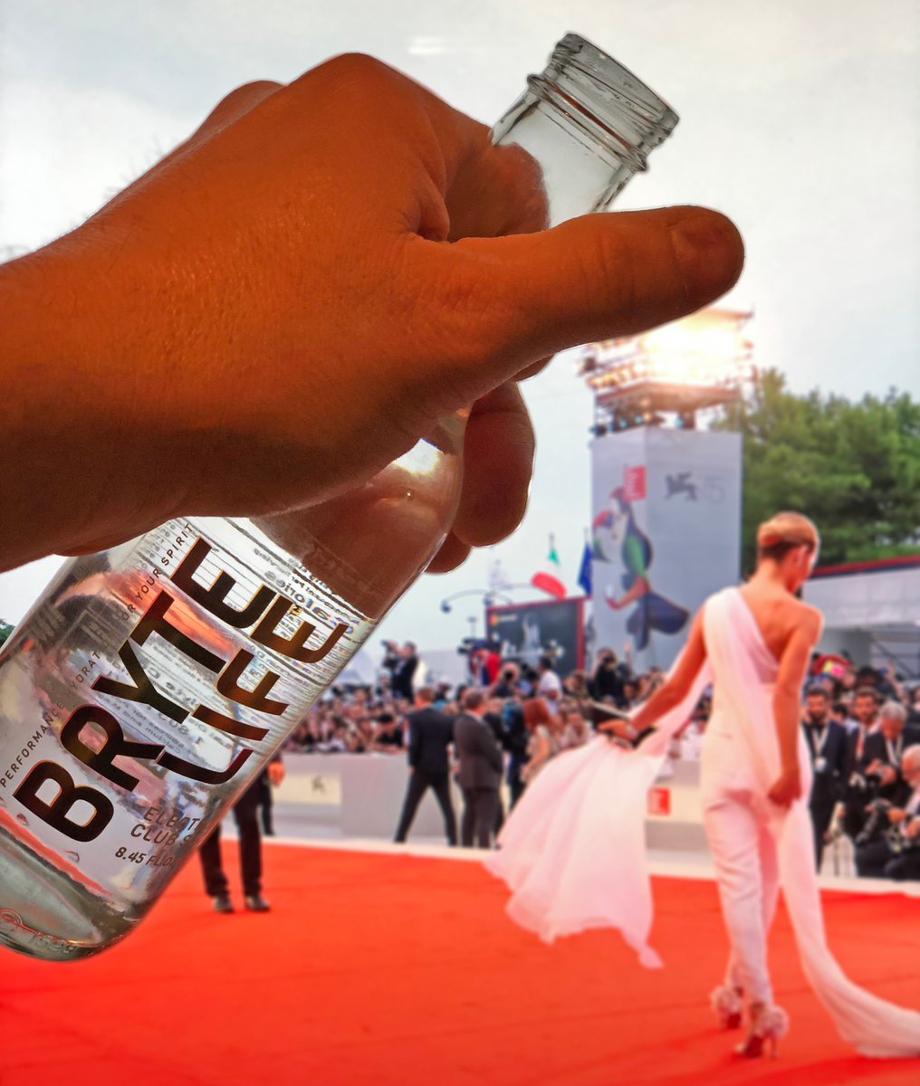skypen's tweet photo. Thrilled to have #BryteLife electrolyte-charged sparkling water keeping this evening's nominees and presenters hydrated at the biggest night in Hollywood! #bignight #hollywood #awardseason #redcarpet #nominees #clubsoda #performancehydration https://t.co/HPAu0E6B2y