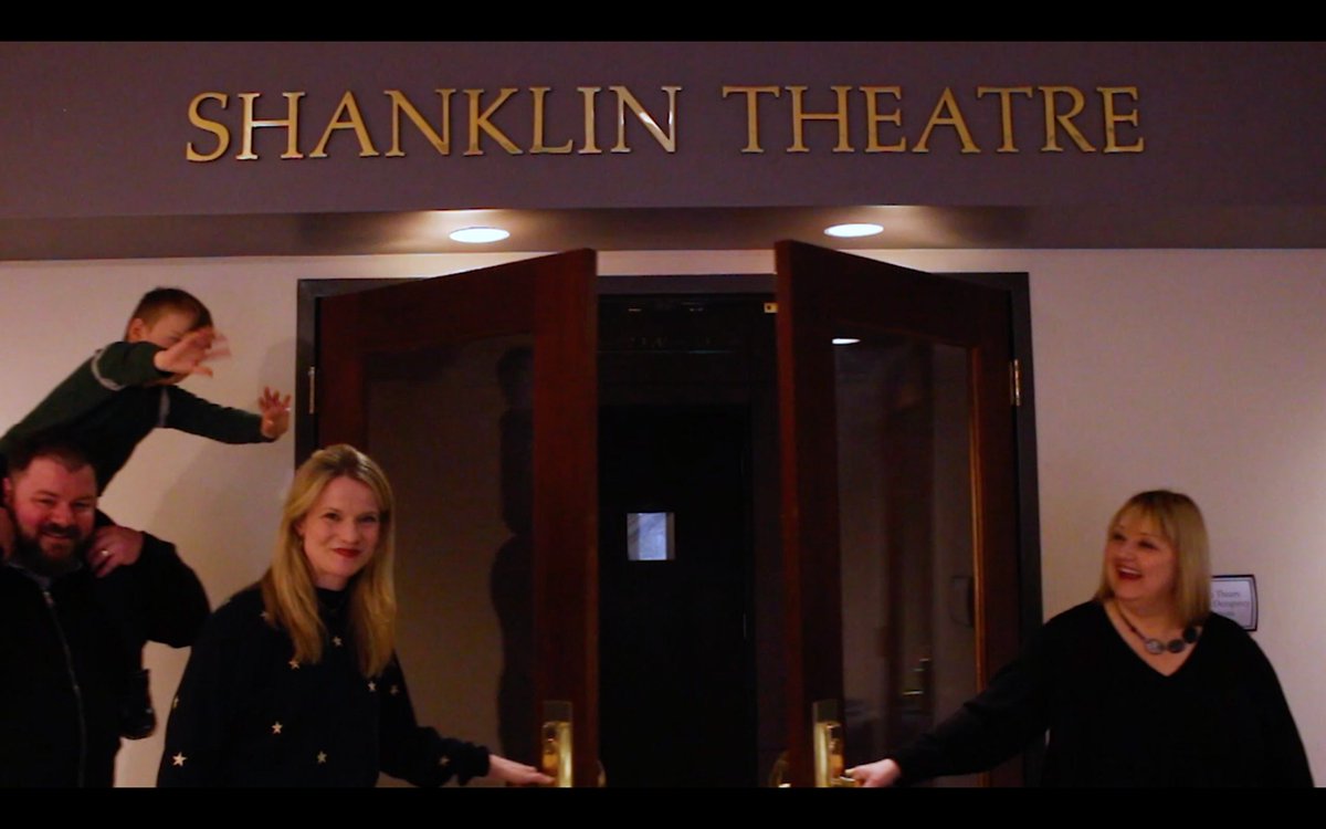 UEvansville's tweet photo. Watch as we celebrate 2003 #UET grad @ItsRamiMalek w/ a "stomp, stomp, clap" heard  from Shanklin Theatre to Harlaxton College! 

https://t.co/wOoKakZ5Wp 

#RootingforRami #universityofevansville  #AcademyAwards #Oscars https://t.co/LgsQhf0FNS