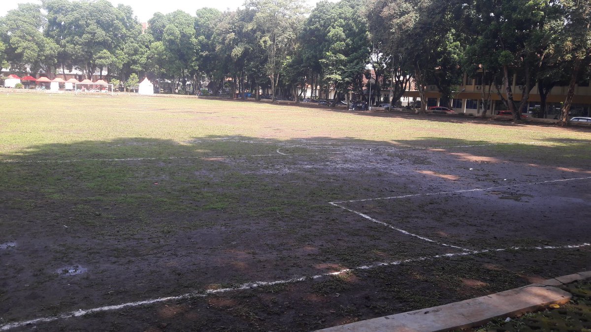 kakarads's tweet photo. "If they think your dreams are crazy, show them what crazy dreams can do"
β½β½β½
#TIFEE2019
#FTIUKSW
#salatiga https://t.co/q5yeN8SxBM