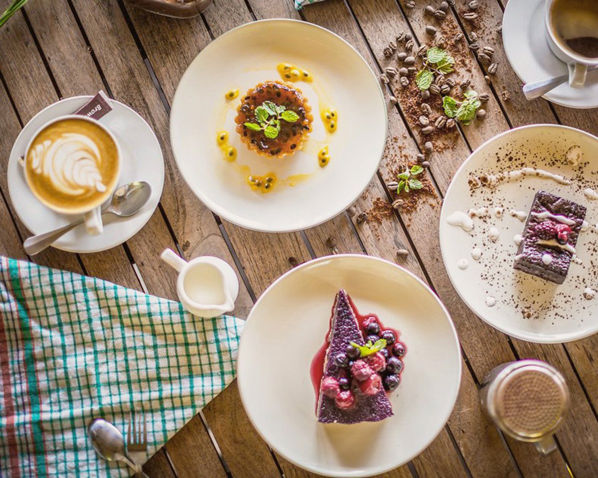 hubudbali
In the world of chaos and Mondays, the only hope is a good cup of coffee. ☕ Aaaand maybe a slice (or two) of cake... 🍰

So come over to our Kantin and treat yourself, because you deserve it! 😉
#MondayGrind