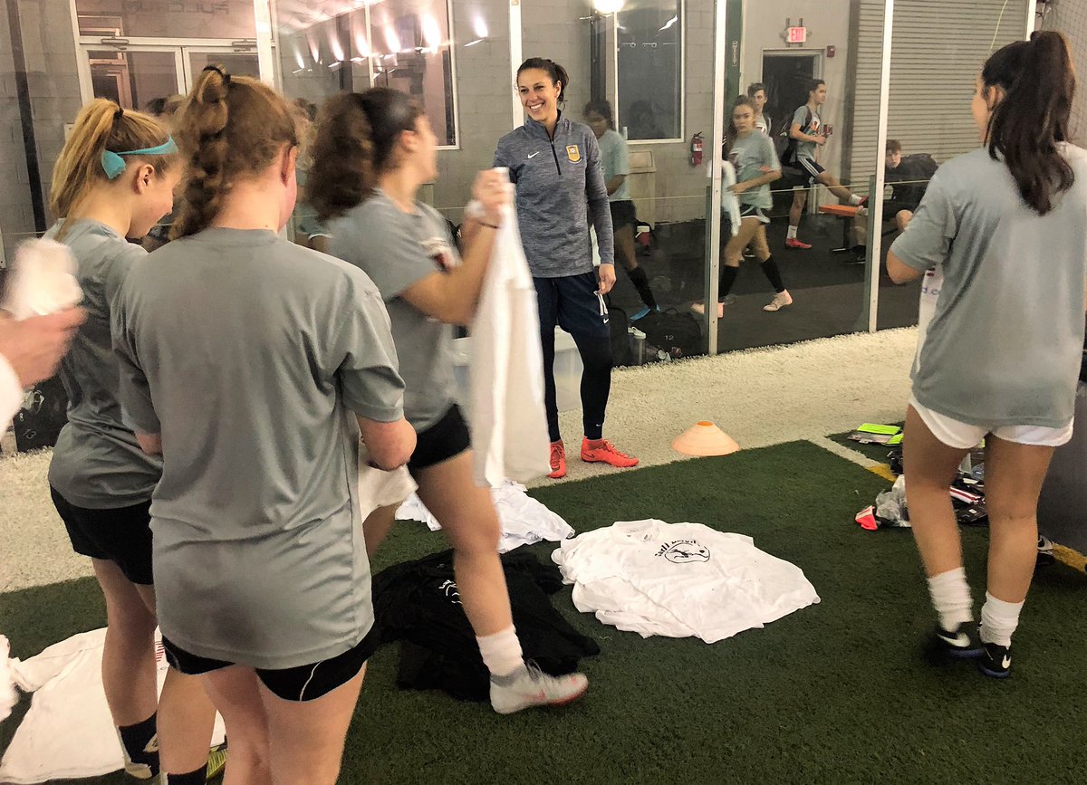 medfordstrikers's tweet image. Big THANK YOU to @CarliLloyd! After training w our teams, Carli  chatted w the kids &amp;amp; gave them #CL10 gear. Very grateful for her support of our teams &amp;amp; generosity to our players!  ❤️you, Carli! More pics: instagram.com/p/BuSIUOEF7AI/… #medfordstrikersfamily #YourTeamVSOurFamily
