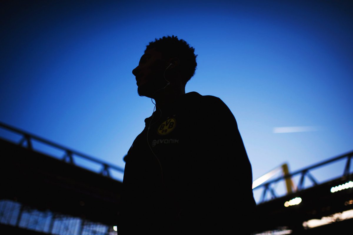 CapturedBVB's tweet photo. .@Sanchooo10 https://t.co/xDo2qYl7bE