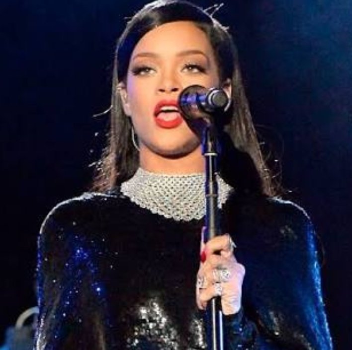 Hey_Hello14's tweet photo. Separadas por uma fenty beauty #UÓscardaDiva https://t.co/9DtbWUAB4k