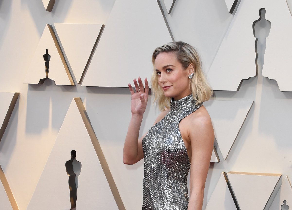 glamourmag's tweet photo. We see you, @brielarson 🔥🔥🔥 #Oscars https://t.co/yCHlGRrnpF https://t.co/AGAx5T4JoA