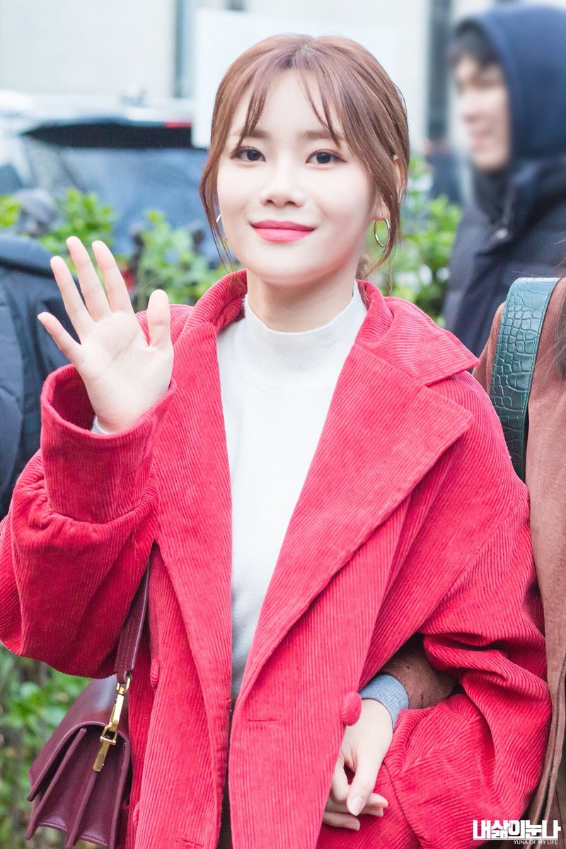 respect_ggroups's tweet photo. #aoa ‿︵
     → yuna — #유나

she is so classy. https://t.co/c5HKVNZSOX