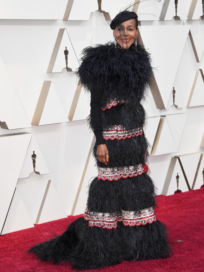 mefeater's tweet photo. THE LEGENDARY Cicely Tyson at the 2019 #Oscars 🖤 https://t.co/Q0g45LlmiJ